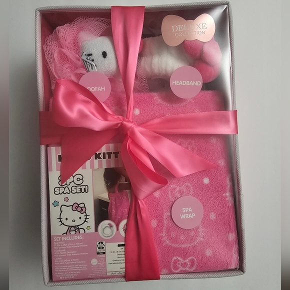 Hello Kitty Girls 3PC Spa Set  Spa Headband, Spa Wrap, And Mesh Sponge NIB - Picture 1 of 9